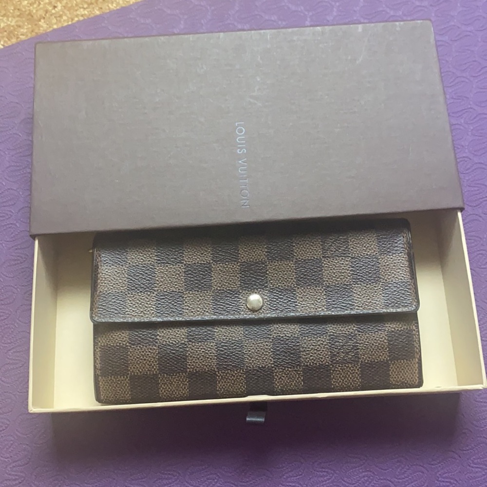 Louis Vuitton Sarah Wallet